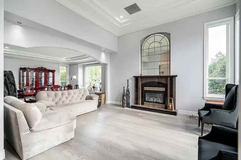 14491 57 AVENUE - photo 4 of 26