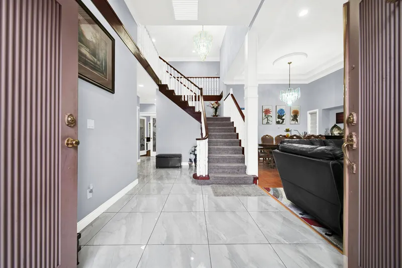 6332 125A STREET - photo 2 of 25