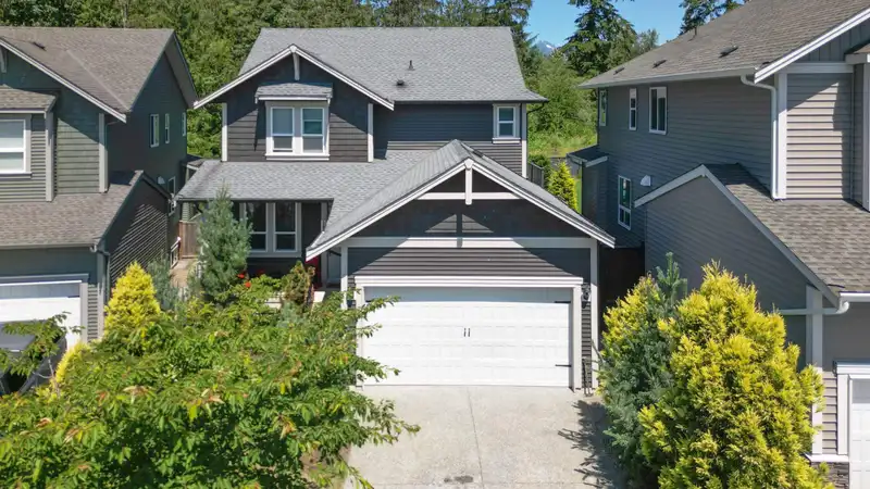 24359 113 AVENUE - photo 2 of 32