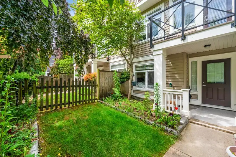 16 14377 60 AVENUE - photo 1 of 27