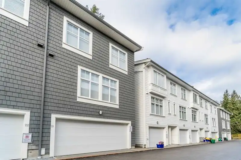 21 10433 158 STREET - photo 1 of 40