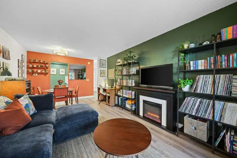148 200 WESTHILL PLACE - photo 4 of 27
