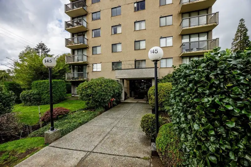 403 145 ST. GEORGES AVENUE - photo 2 of 18