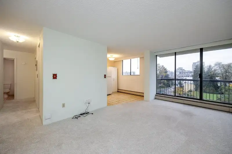403 145 ST. GEORGES AVENUE - photo 3 of 18