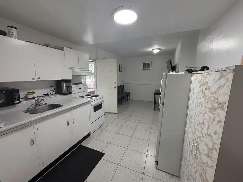 8063 138A STREET - photo 2 of 26