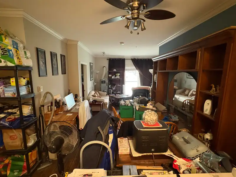 211 20460 DOUGLAS CRESCENT - photo 3 of 14