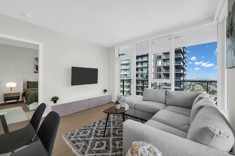 3905 4168 LOUGHEED HIGHWAY - photo 4 of 40