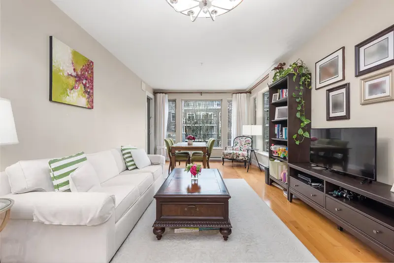 202 6268 EAGLES DRIVE - photo 4 of 25