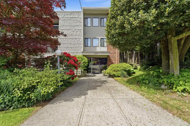 104 1355 FIR STREET - photo 2 of 22