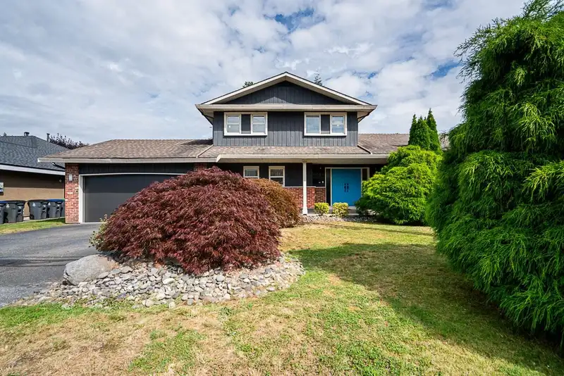 10530 168 STREET - photo 1 of 30