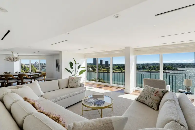 1301 1575 BEACH AVENUE - photo 2 of 40