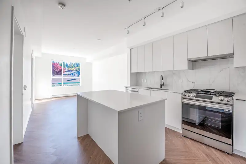 524 3229 ST. JOHNS STREET - photo 3 of 27