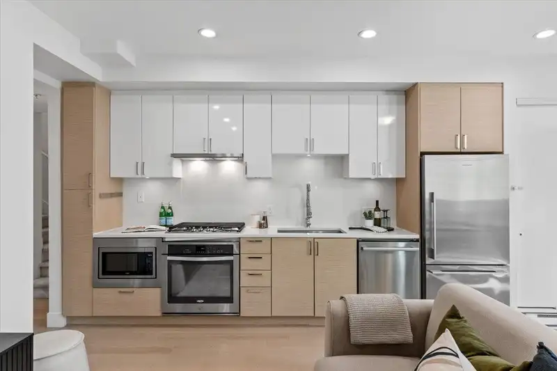 5 1415 E 1ST AVENUE - photo 3 of 25