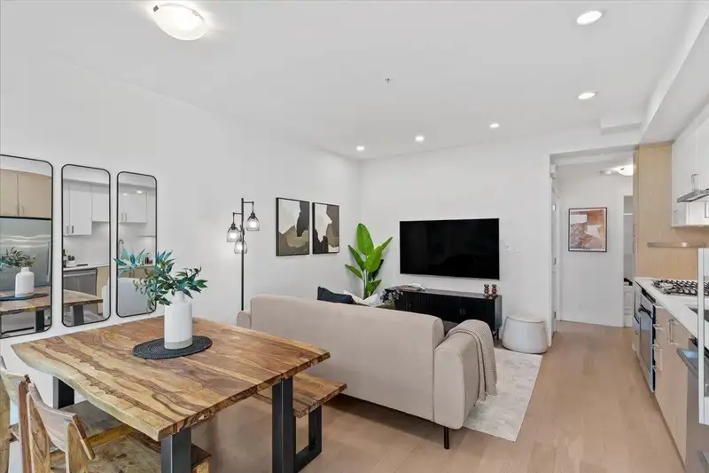 5 1415 E 1ST AVENUE - photo 4 of 25