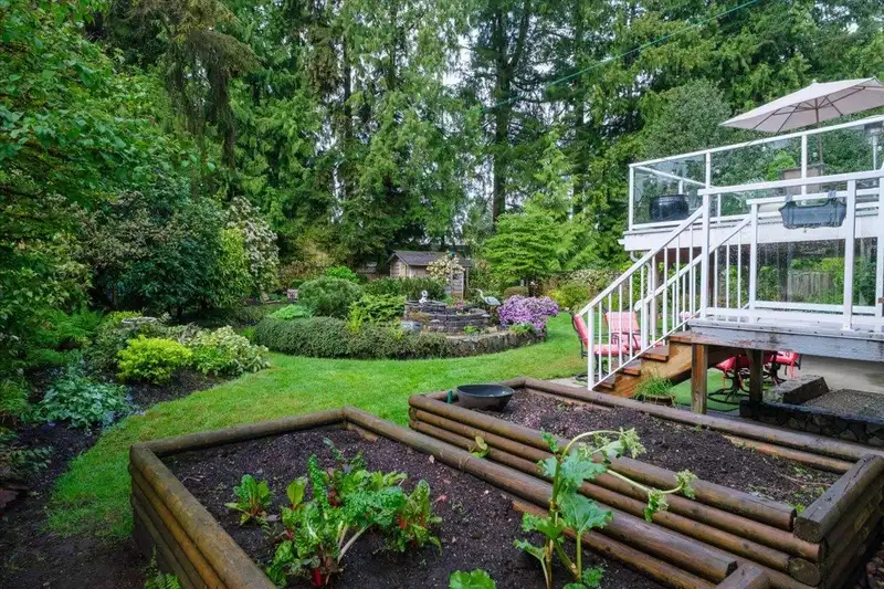 2235 WHITMAN AVENUE - photo 3 of 36