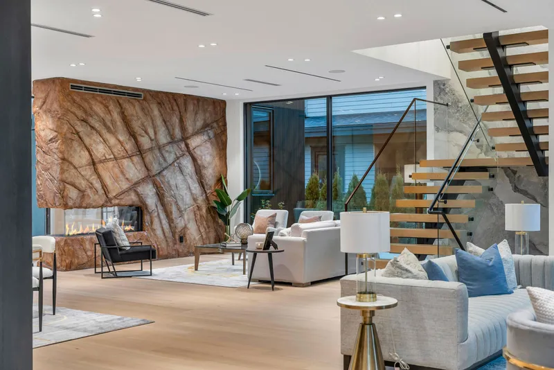 922 WENTWORTH AVENUE - photo 4 of 25