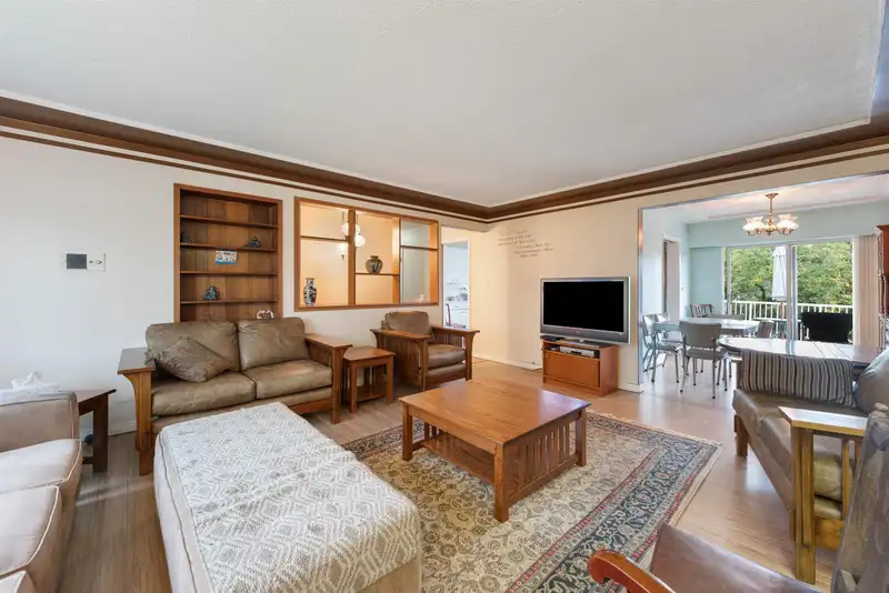 9480 PATTERSON ROAD - photo 3 of 27
