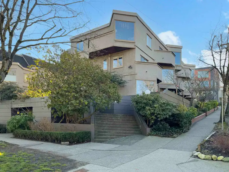 16 870 W 7TH AVENUE - photo 1 of 26