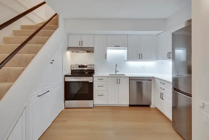 16 870 W 7TH AVENUE - photo 2 of 26