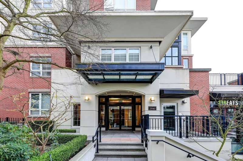 205 2940 KING GEORGE BOULEVARD - photo 1 of 25