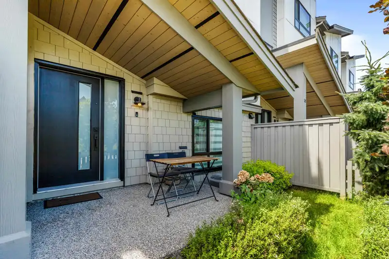 13 16589 25 AVENUE - photo 4 of 40