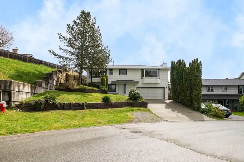 11397 230 STREET - photo 2 of 35