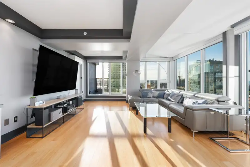 1806 888 PACIFIC STREET - photo 4 of 40
