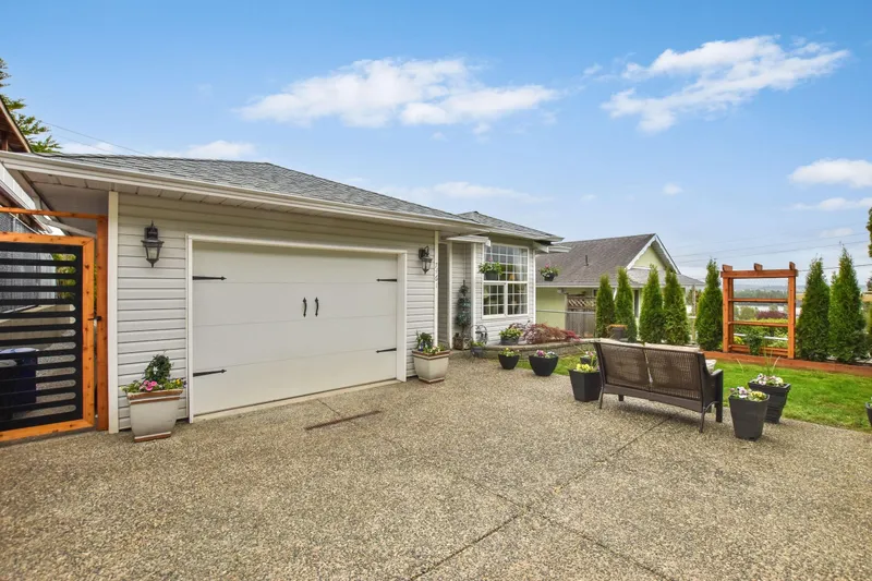 7461 MURRAY STREET - photo 1 of 25