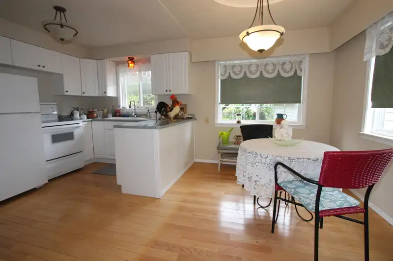 2788 EVERGREEN STREET - photo 2 of 13