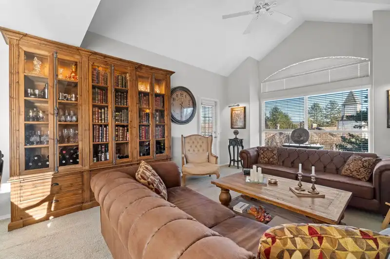 314 20381 96 AVENUE - photo 1 of 30