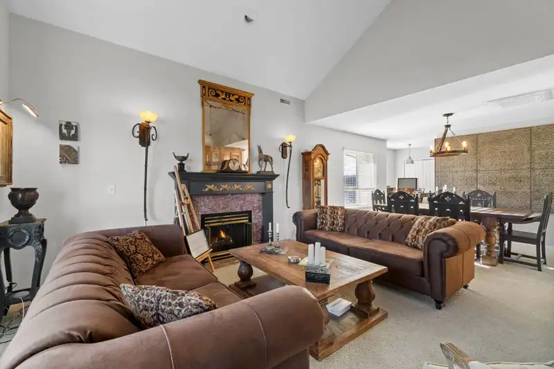 314 20381 96 AVENUE - photo 3 of 30