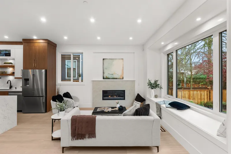 1 1822 E 14TH AVENUE - photo 3 of 20