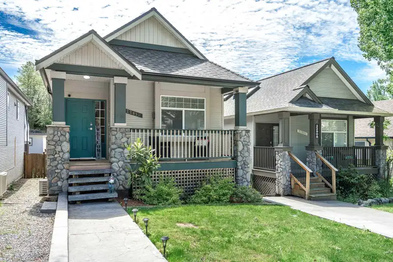 22810 116 AVENUE - photo 1 of 36