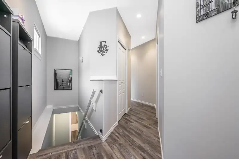 22810 116 AVENUE - photo 2 of 36