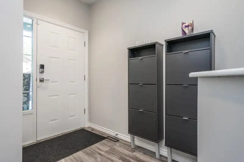22810 116 AVENUE - photo 3 of 36