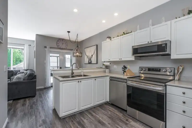 22810 116 AVENUE - photo 4 of 36