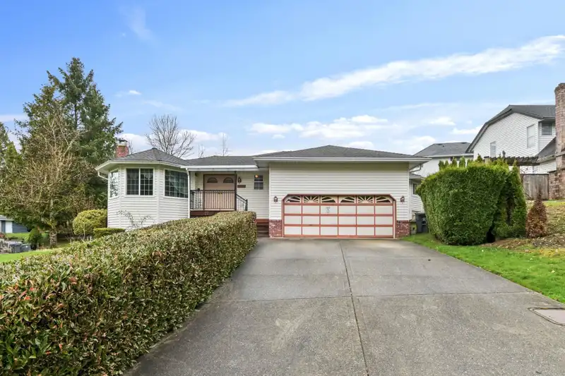 7788 143 STREET - photo 1 of 28