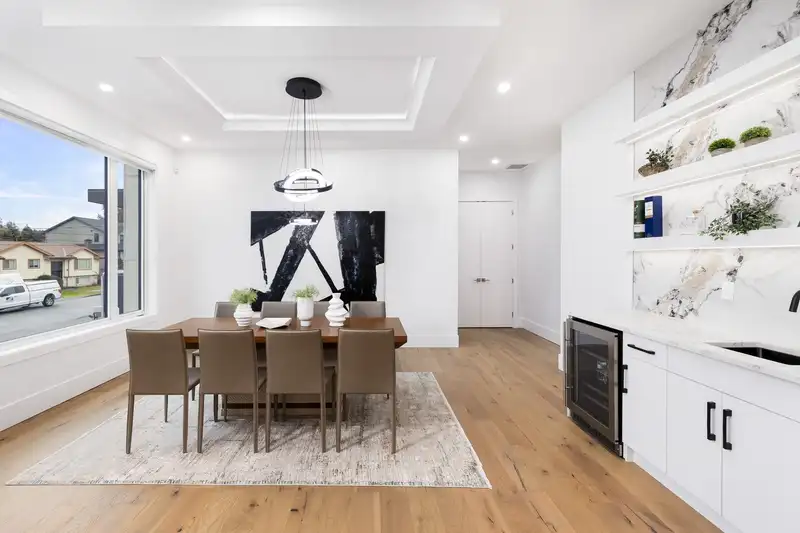 842 RUNNYMEDE AVENUE - photo 4 of 34