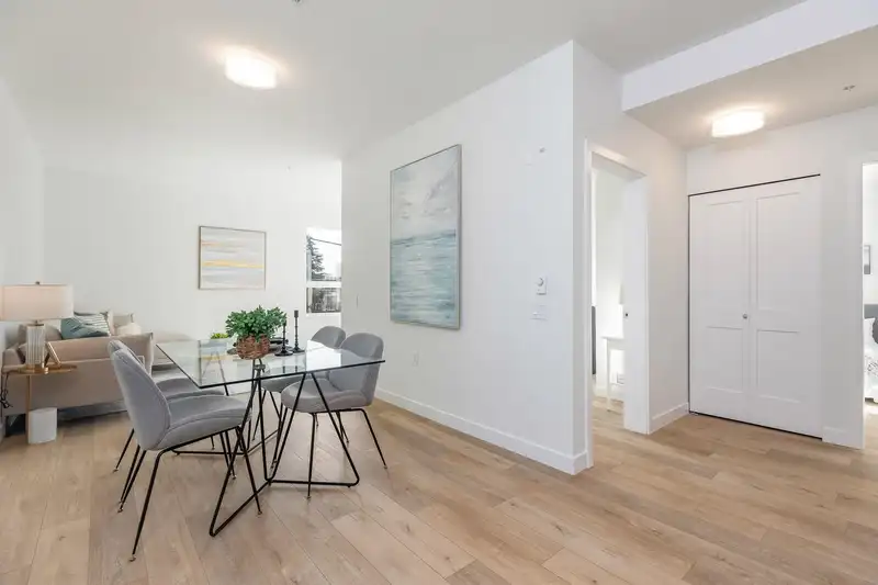 303 4933 CLARENDON STREET - photo 3 of 14