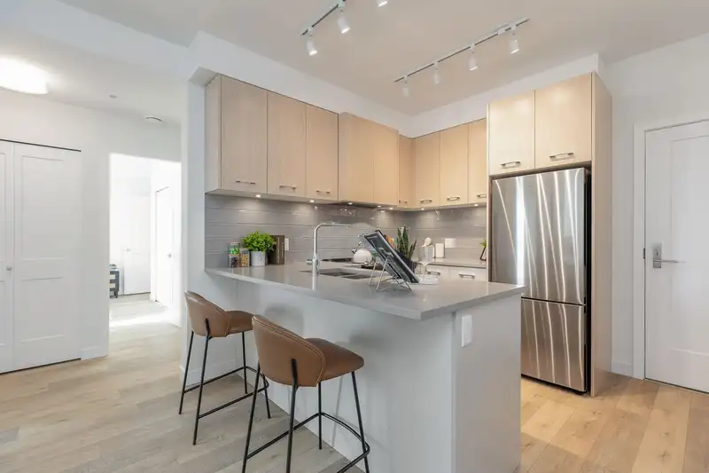 303 4933 CLARENDON STREET - photo 4 of 14