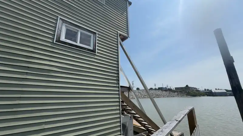 111 8191 RIVER ROAD - photo 2 of 25