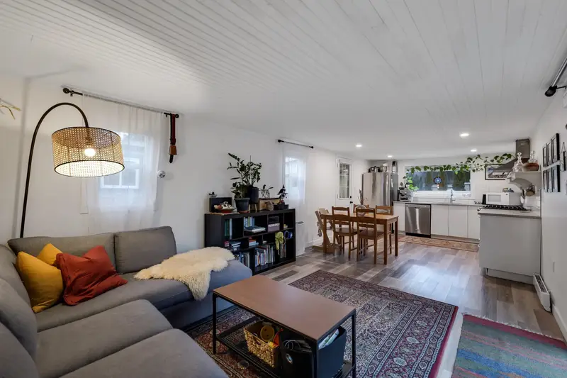 4 40022 GOVERNMENT ROAD - photo 2 of 13