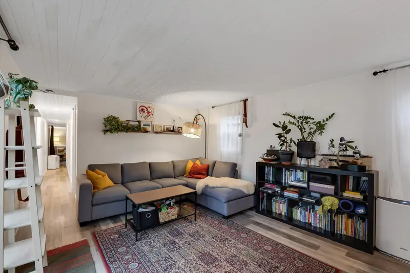 4 40022 GOVERNMENT ROAD - photo 3 of 13