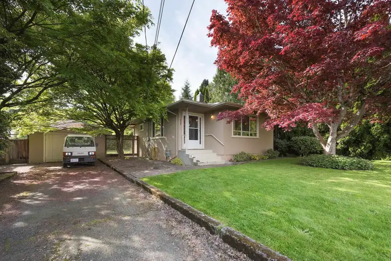 9747 SIDNEY STREET - photo 1 of 30