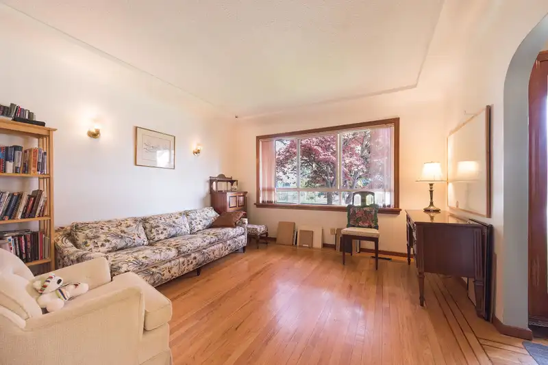 9747 SIDNEY STREET - photo 4 of 30