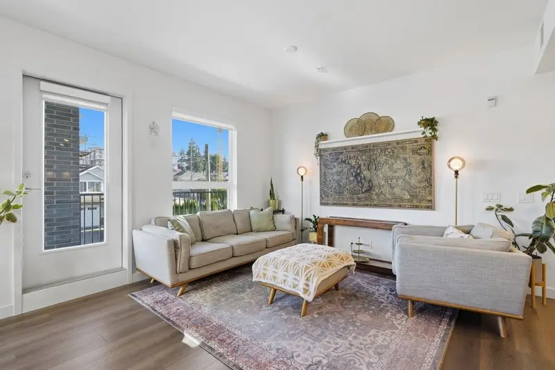 303 645 COMO LAKE AVENUE - photo 4 of 25