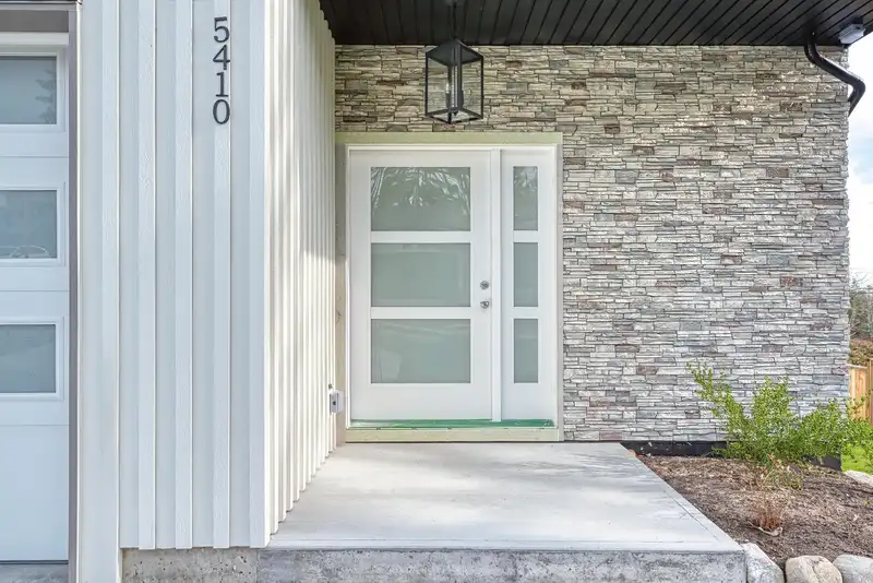 5410 STELLAR WAY - photo 4 of 40
