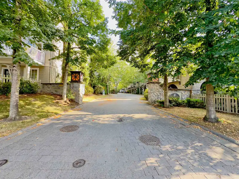 21 12778 66 AVENUE - photo 3 of 30
