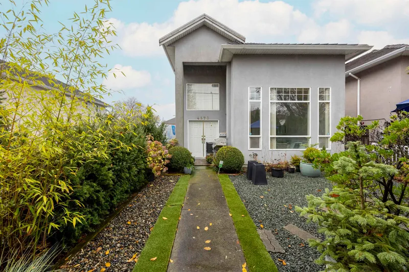 4573 NO. 5 ROAD - photo 1 of 14