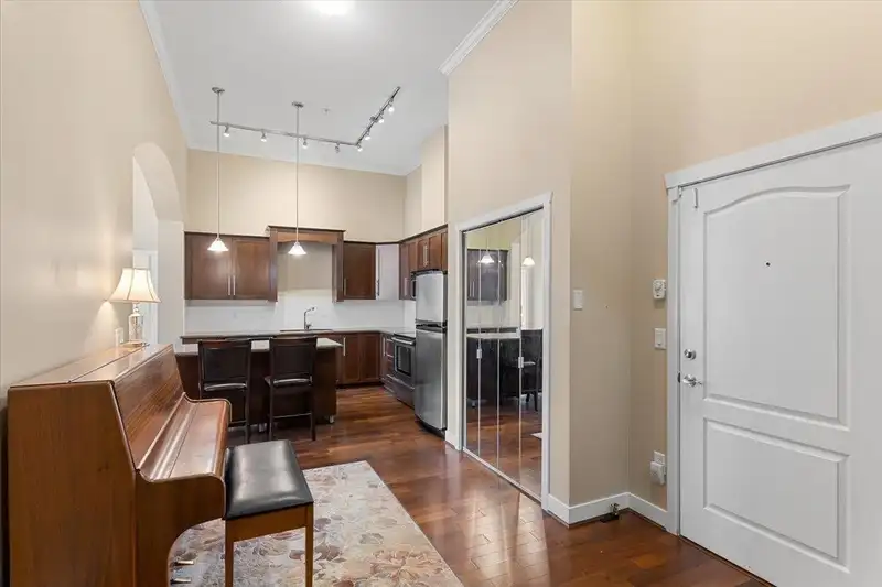 421 2628 MAPLE STREET - photo 3 of 25